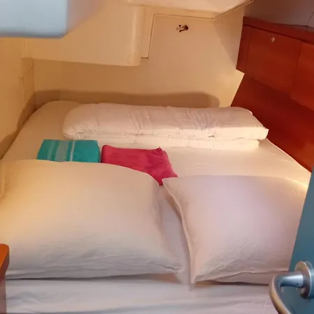 Luna Bay, Voilier 3 2 Sdb En Bateau-hôtel *